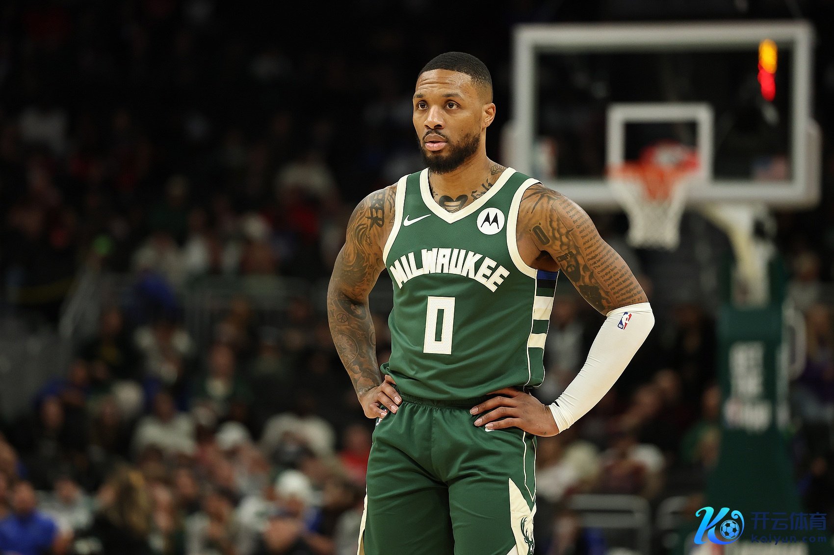 得分组织一把捏!利拉德18中8砍下25分5篮板10助攻